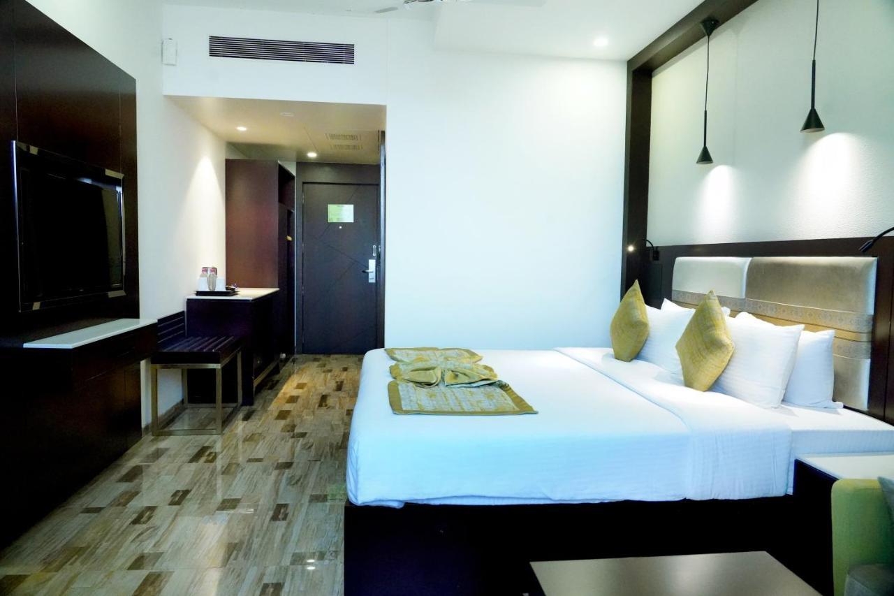 Regenta Inn Ranip Ahmedabad Ngoại thất bức ảnh