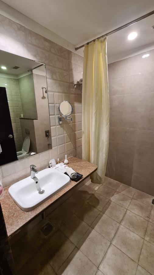 Regenta Inn Ranip Ahmedabad Ngoại thất bức ảnh