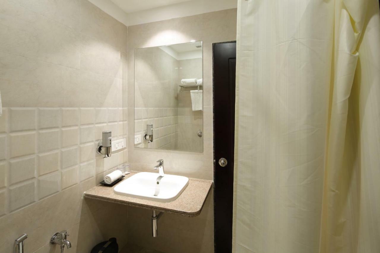 Regenta Inn Ranip Ahmedabad Ngoại thất bức ảnh